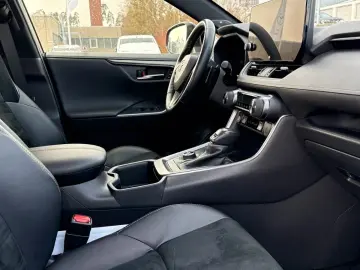 TOYOTA Hybrid 4x4 GR Sport Technik Navi