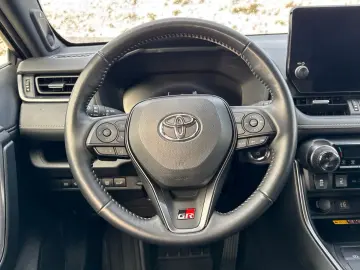 TOYOTA Hybrid 4x4 GR Sport Technik Navi