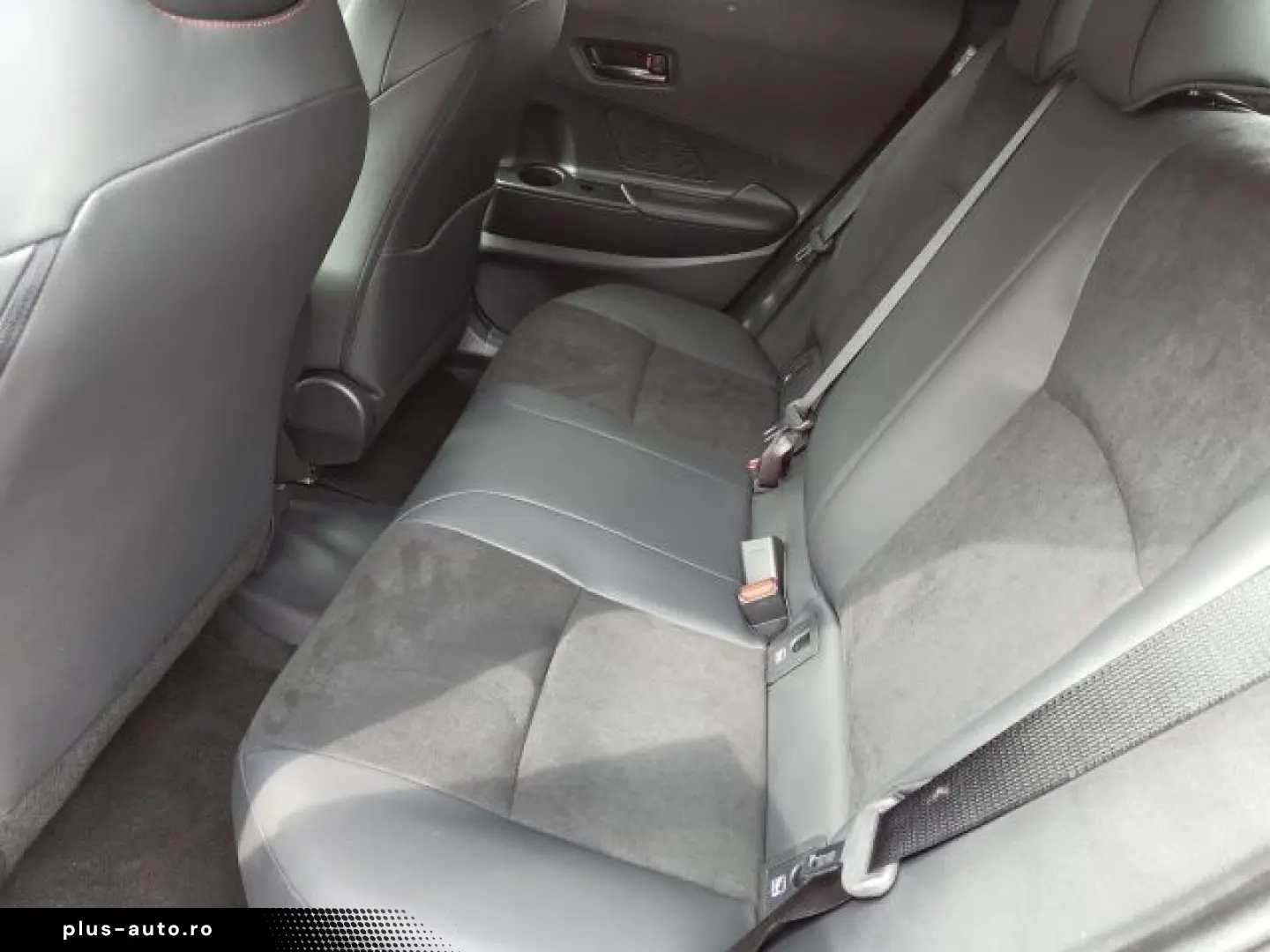 TOYOTA C-HR 2.0 Plug-in-Hybrid GR SPORT  JBL TECHNIK