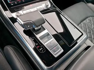 AUDI Q8 60 TFSI e quattro  Panorama  TOP-AUSSTATTUNG!