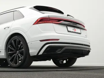 AUDI Q8 50 TDI qu. 2x S line Allr.Lenk PANO AHK StdHz