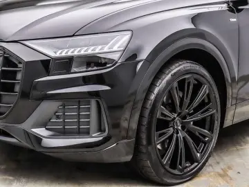 AUDI Q8 50 TDI Q S LINE STDHZG PANO AHK HD-MATRIX