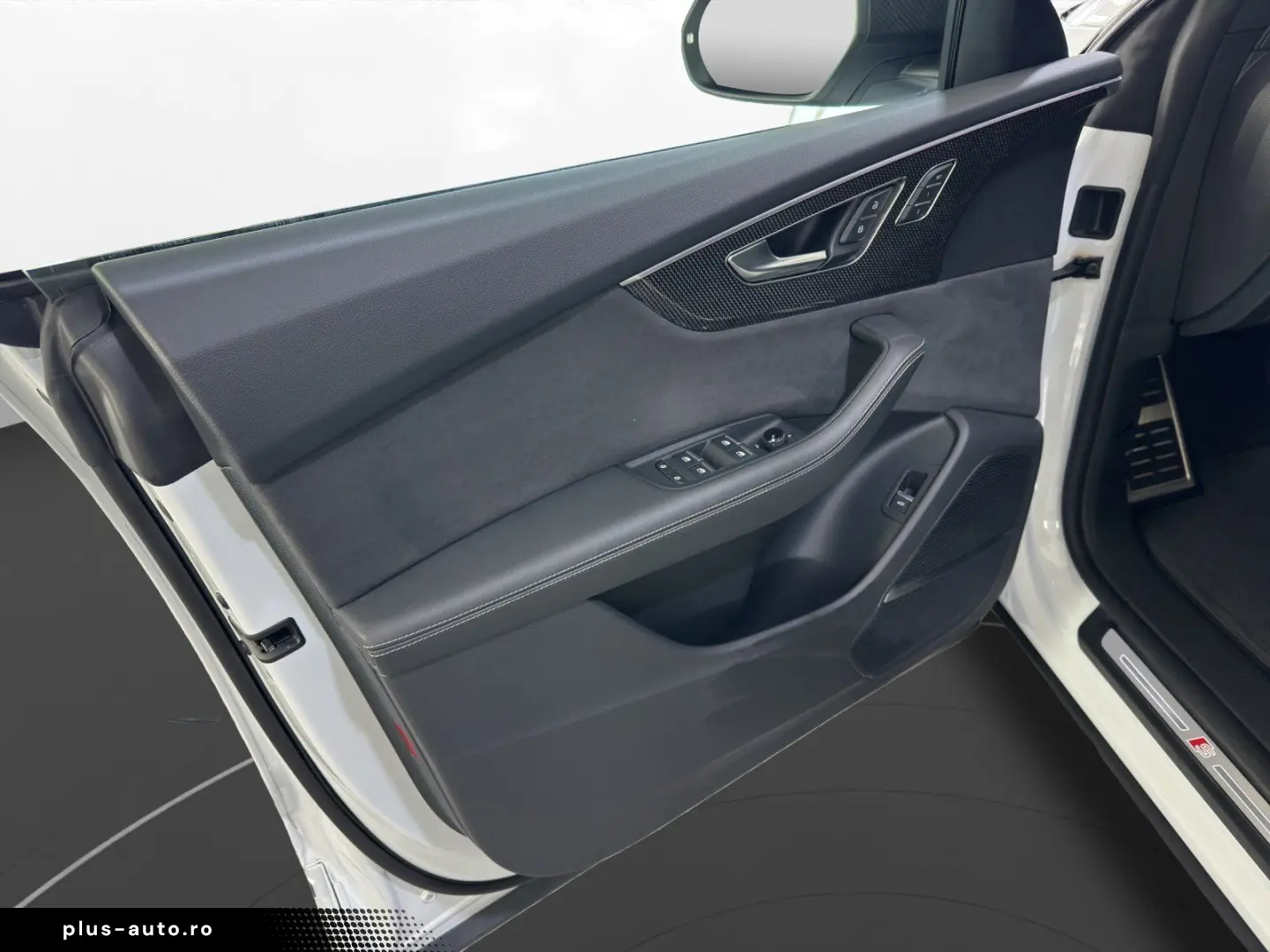 AUDI Q8 50 TDI quattro Tiptronic competition     AHK