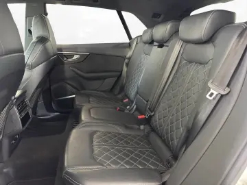 AUDI Q8 50 TDI quattro Tiptronic competition     AHK