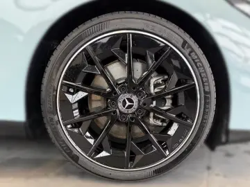 Mercedes-Benz CLA 200 AMG MULTIBEAM DISTRONIC 360