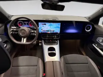 Mercedes-Benz CLA 200 AMG MULTIBEAM DISTRONIC 360