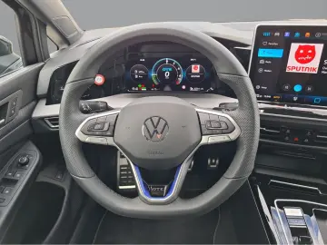 VW Golf 1.5 TSI GTE eHybrid DSG 200kW  LEDER PANOD