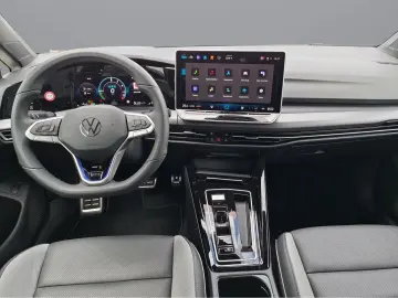 VW Golf 1.5 TSI GTE eHybrid DSG 200kW  LEDER PANOD