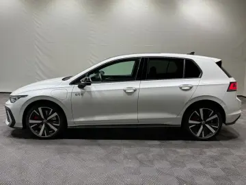 VW Golf GTE   MATRIX NAVI PANO LEDER AHK ACC DCC