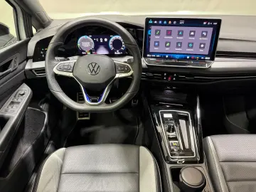 VW Golf GTE   MATRIX NAVI PANO LEDER AHK ACC DCC