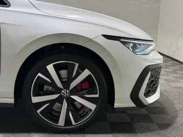 VW Golf GTE   MATRIX NAVI PANO LEDER AHK ACC DCC