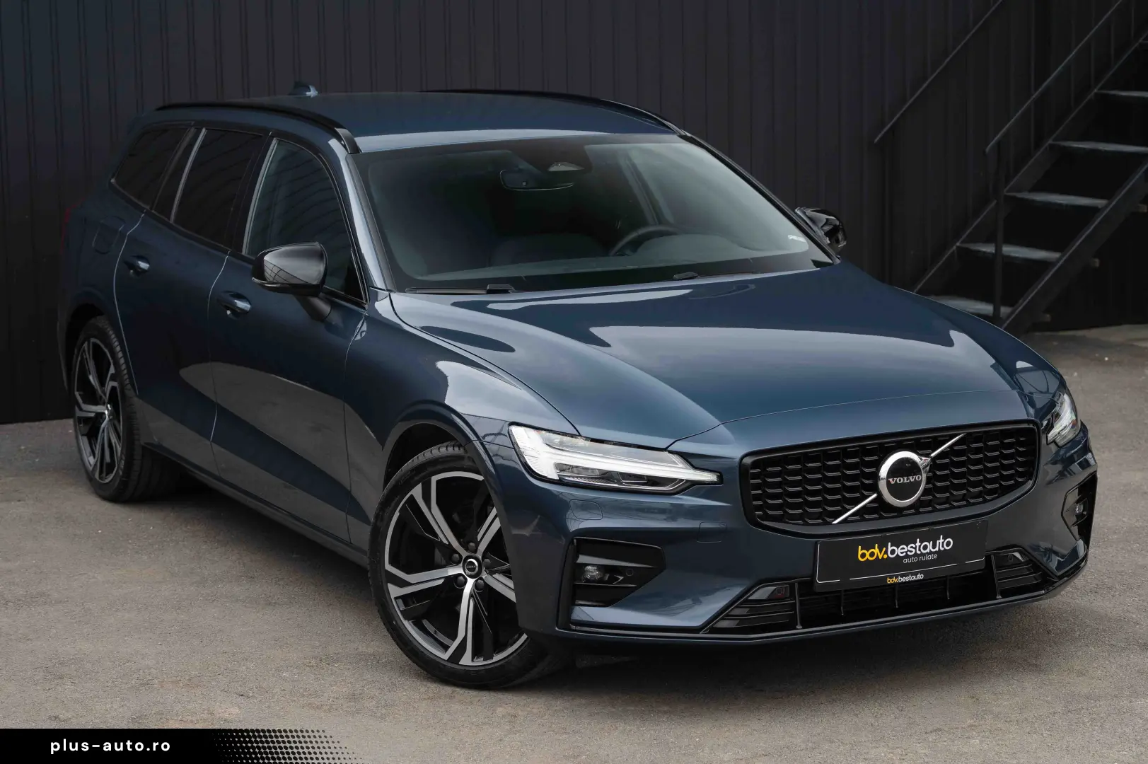 Volvo V60 B4 MHEV Geartronic R-Design