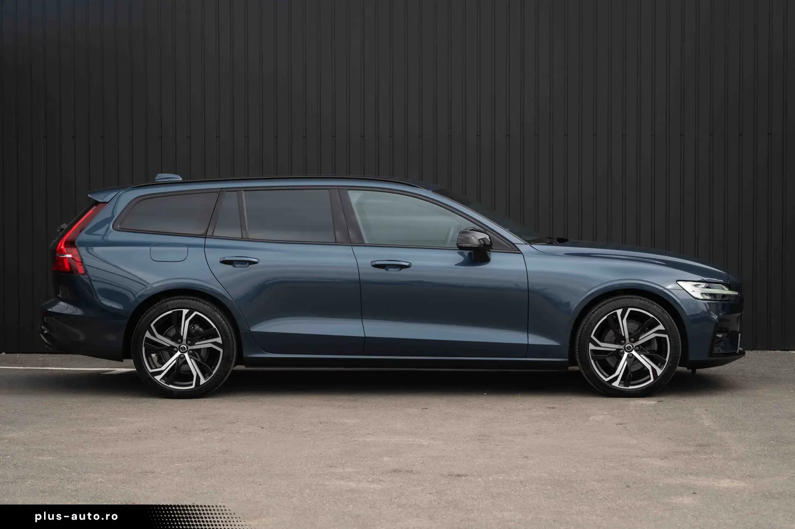 Volvo V60 B4 MHEV Geartronic R-Design