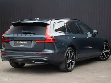Volvo V60 B4 MHEV Geartronic R-Design