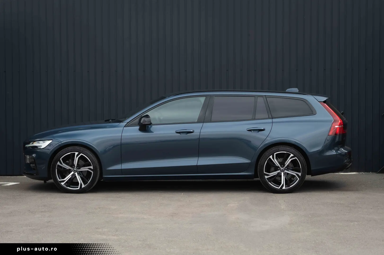 Volvo V60 B4 MHEV Geartronic R-Design