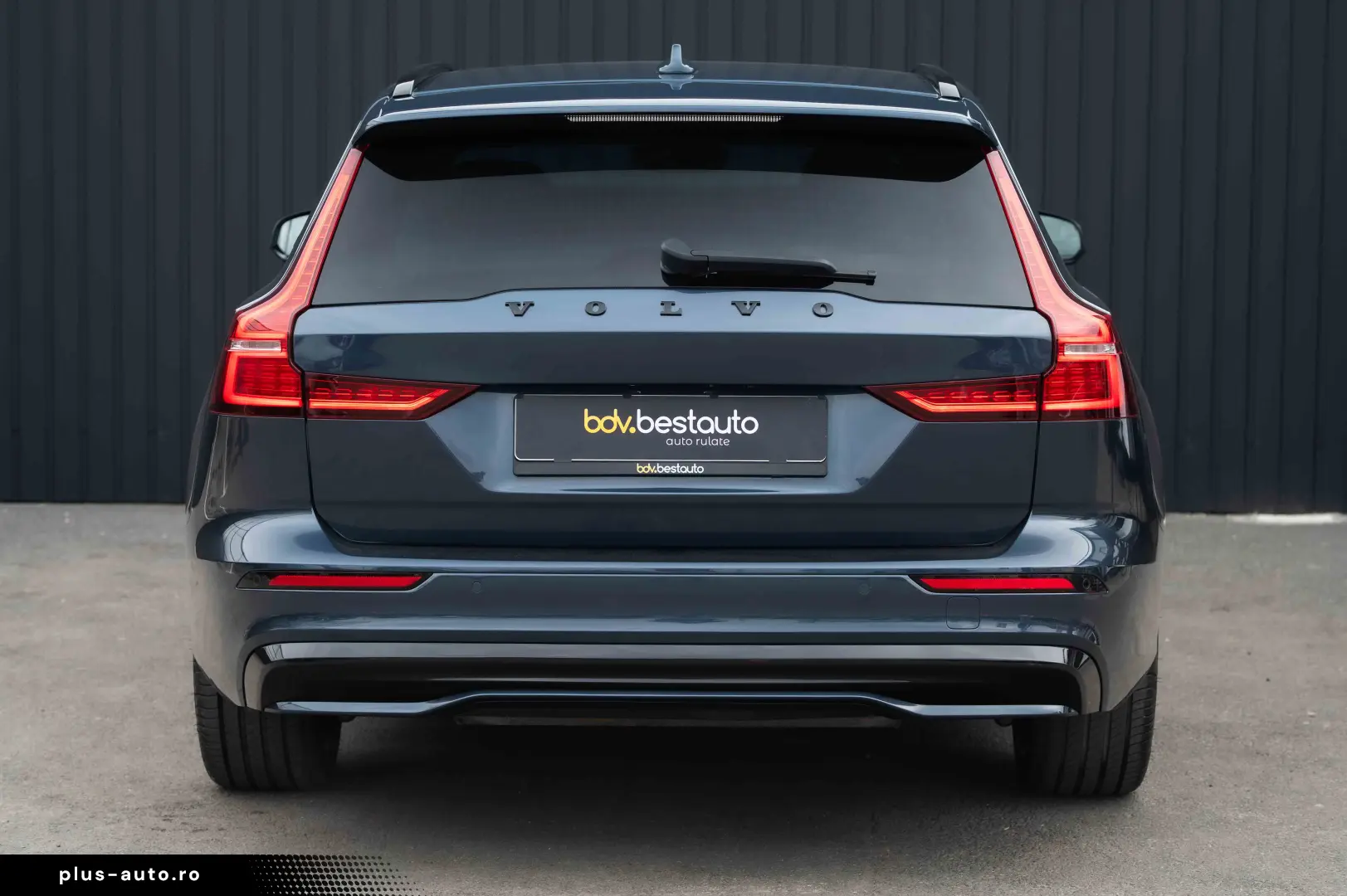 Volvo V60 B4 MHEV Geartronic R-Design