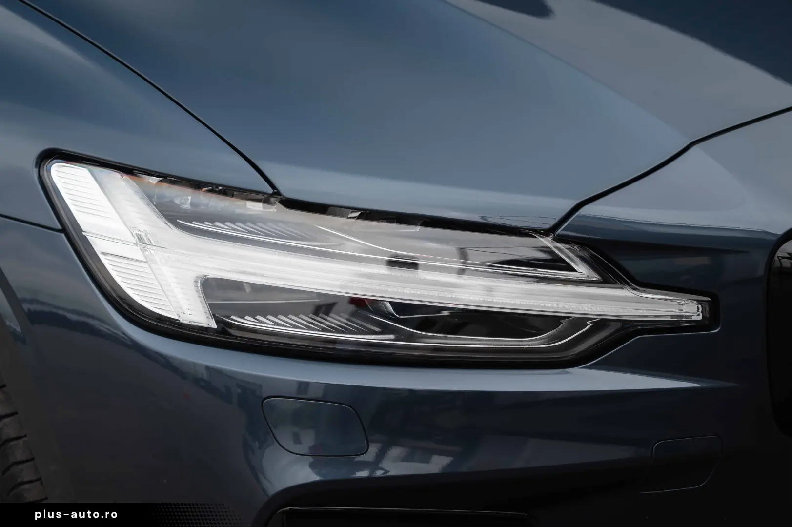 Volvo V60 B4 MHEV Geartronic R-Design