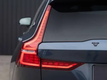 Volvo V60 B4 MHEV Geartronic R-Design