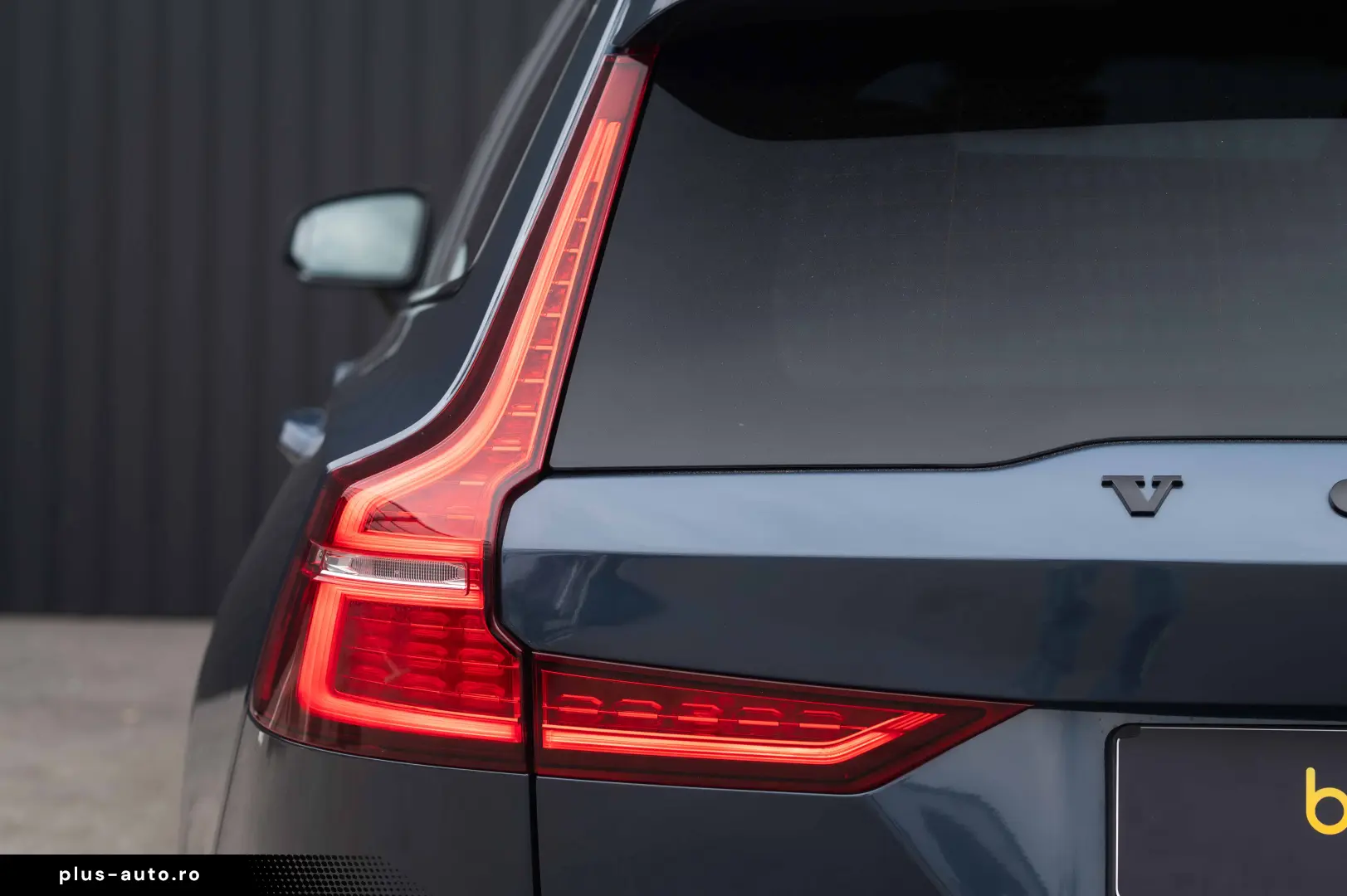 Volvo V60 B4 MHEV Geartronic R-Design