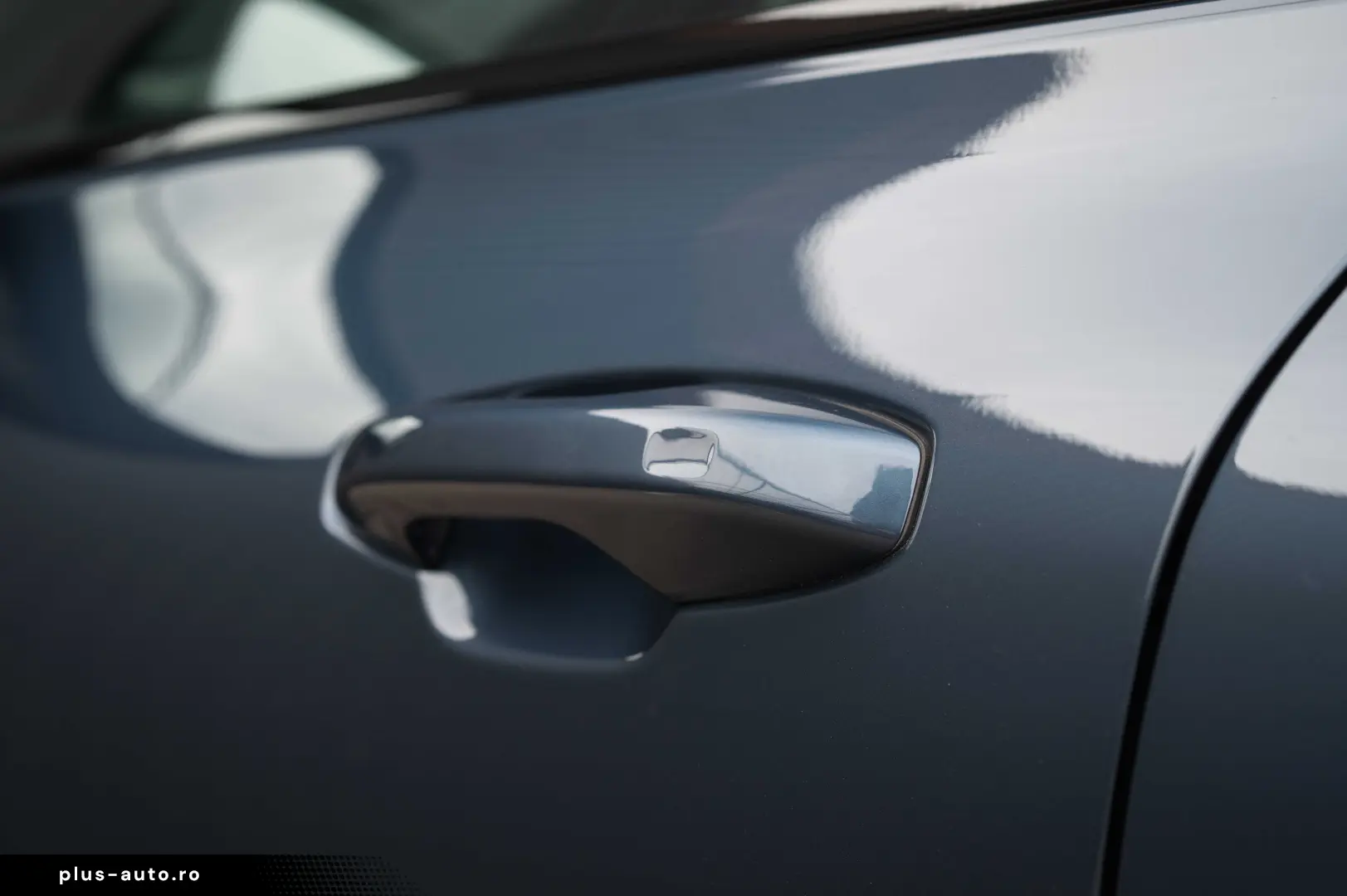 Volvo V60 B4 MHEV Geartronic R-Design