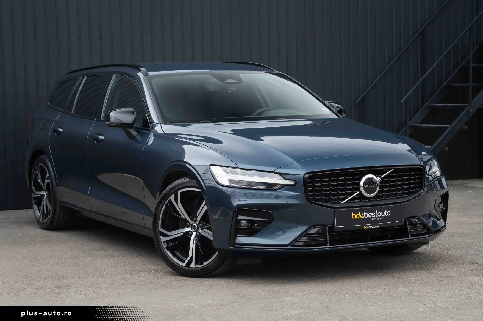 Volvo V60 B4 MHEV Geartronic R-Design