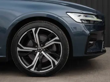 Volvo V60 B4 MHEV Geartronic R-Design