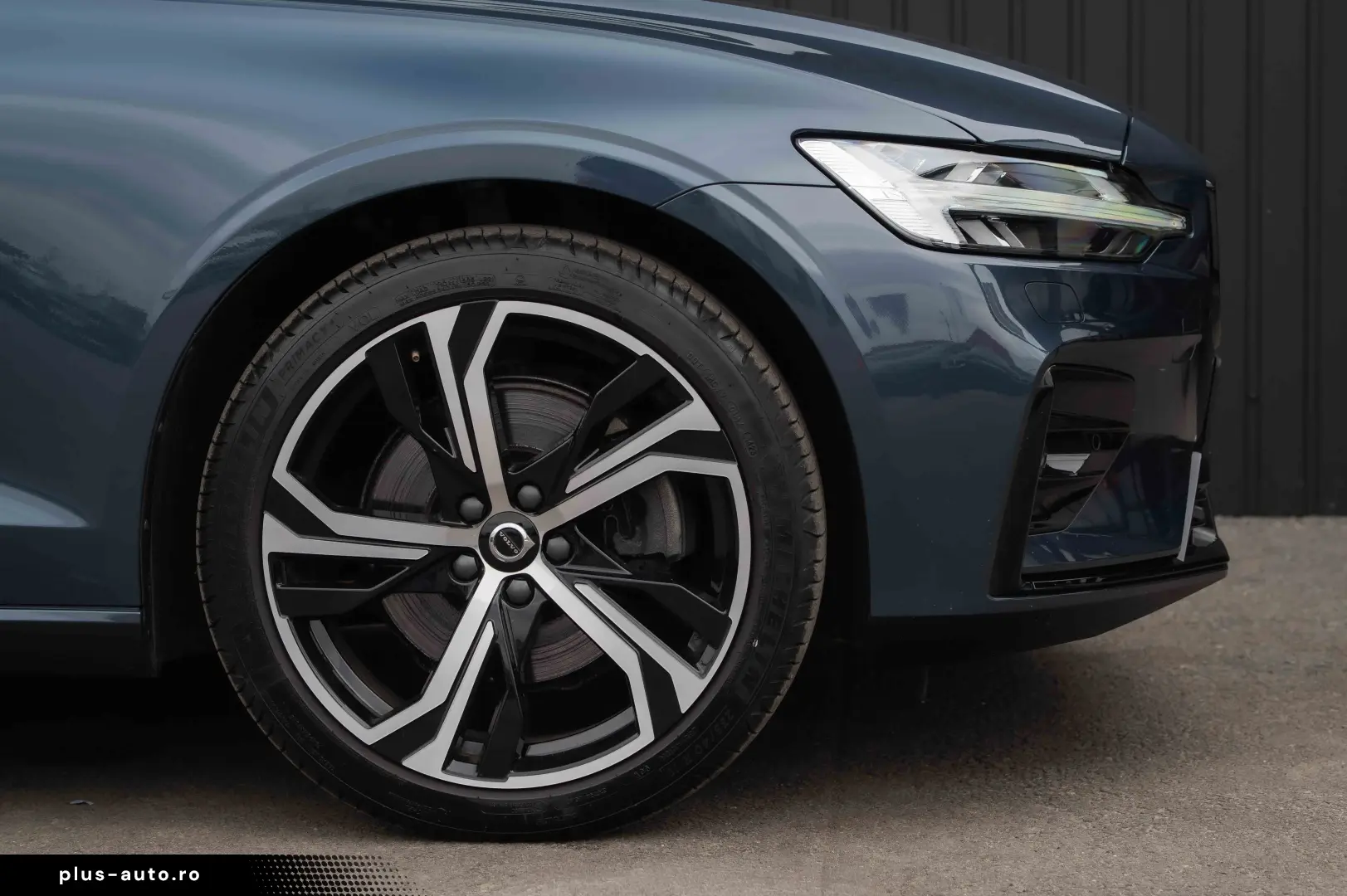 Volvo V60 B4 MHEV Geartronic R-Design