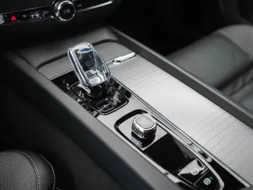 Volvo V60 B4 MHEV Geartronic R-Design