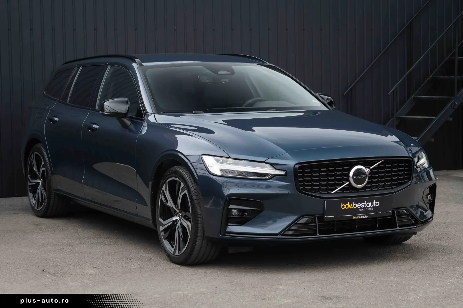 Volvo V60 B4 MHEV Geartronic R-Design