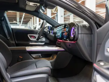 Mercedes-Benz CLA 200 Coupe LED Pano DAB