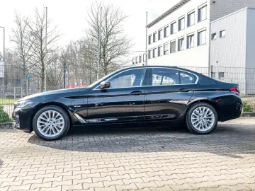BMW 530e Luxury Line HUD ACC RFK NAVI LED Laser LM