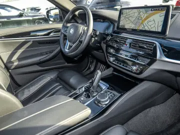 BMW 530e Luxury Line HUD ACC RFK NAVI LED Laser LM