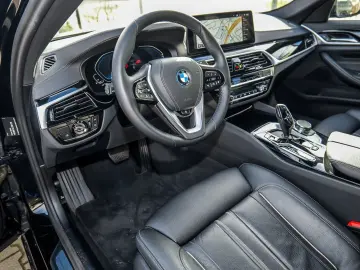 BMW 530e Luxury Line HUD ACC RFK NAVI LED Laser LM