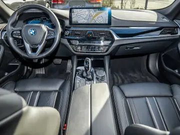 BMW 530e Luxury Line HUD ACC RFK NAVI LED Laser LM
