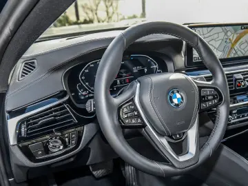 BMW 530e Luxury Line HUD ACC RFK NAVI LED Laser LM