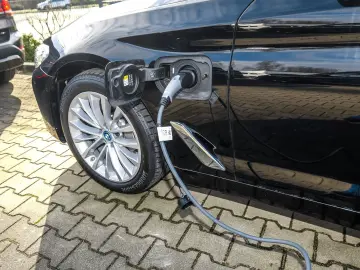 BMW 530e Luxury Line HUD ACC RFK NAVI LED Laser LM