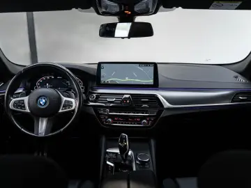 BMW 530 5-serie 530e xDrive M Sport Pano 360  HuD H&