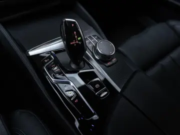 BMW 530 5-serie 530e xDrive M Sport Pano 360  HuD H&