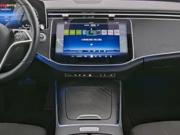 MERCEDES-BENZ E 300e Avantgarde Tot-W 360 Carplay DISTR DAB
