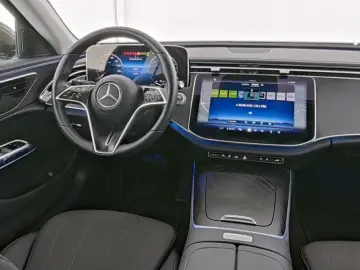 MERCEDES-BENZ E 300e Avantgarde Tot-W 360 Carplay DISTR DAB