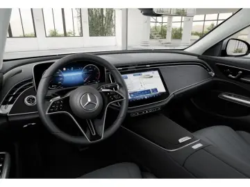 MERCEDES-BENZ E 220 d Mercedes-Avantgarde Pano Digital Distr