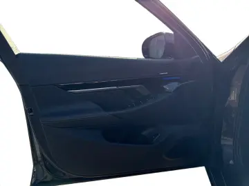 BMW 530e Limousine 360  HEAD-UP SITZBELÜFT RFK HIFI