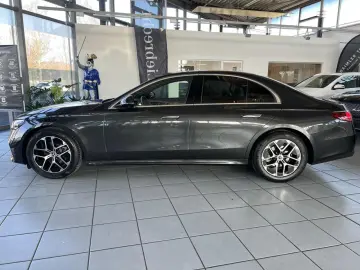 MERCEDES-BENZ E 220 d Avantgarde Standhz AHK Burmester 360
