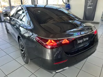 MERCEDES-BENZ E 220 d Avantgarde Standhz AHK Burmester 360