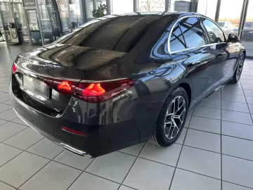 MERCEDES-BENZ E 220 d Avantgarde Standhz AHK Burmester 360