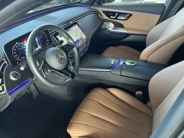 MERCEDES-BENZ E 220 d Avantgarde Standhz AHK Burmester 360