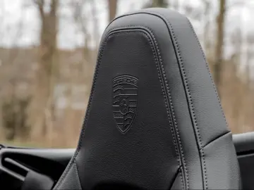 Porsche 992 911 Carrera Cabriolet Sportabgas