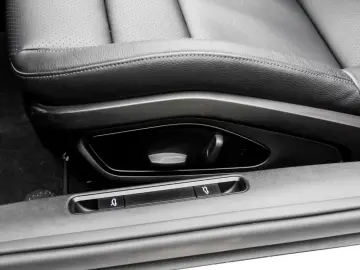 Porsche 992 911 Carrera Cabriolet Sportabgas