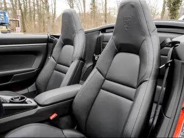 Porsche 992 911 Carrera Cabriolet Sportabgas