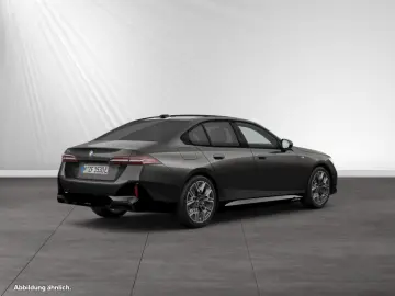 BMW 550e xDrive M Sport Pano 20 LMR B&W Autobahnass.